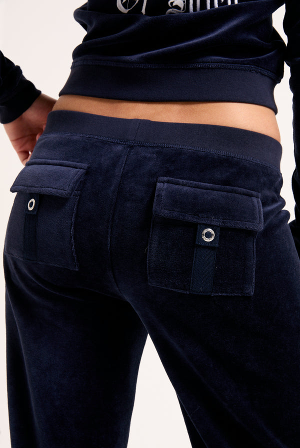 Pantalone in velour di bamboo a vita ultra bassa con ricamo House of Juicy Blu Scuro